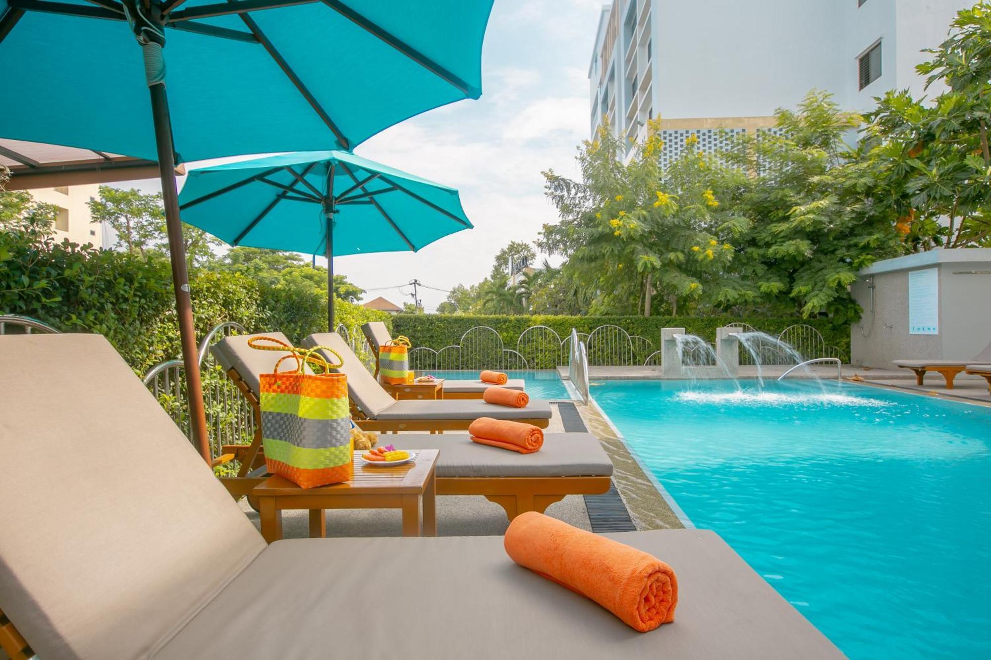 Recenta Phuket Suanluang Hotel Exterior photo