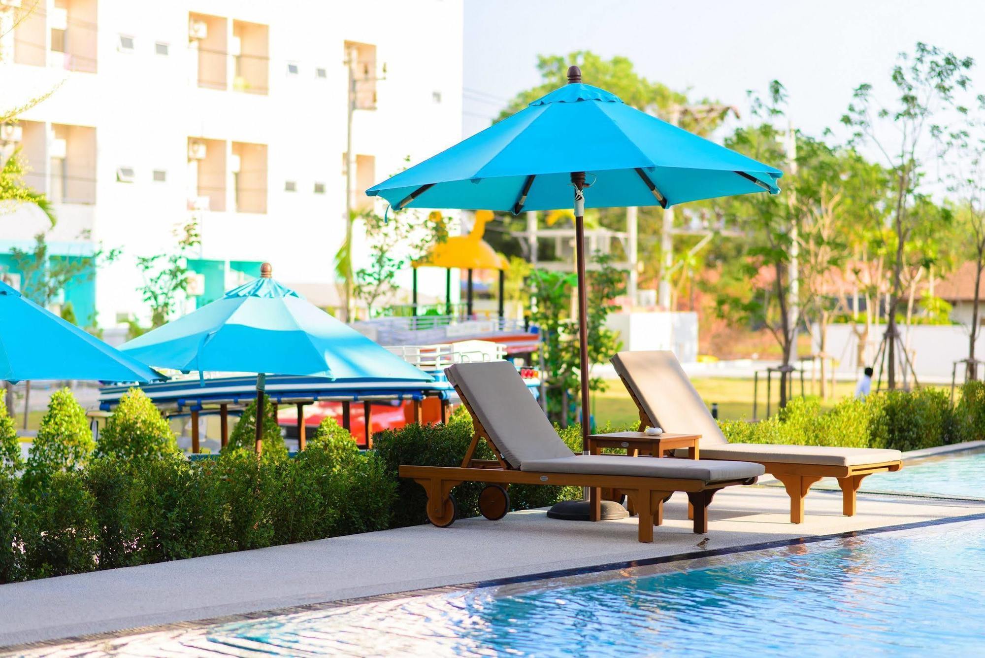 Recenta Phuket Suanluang Hotel Exterior photo