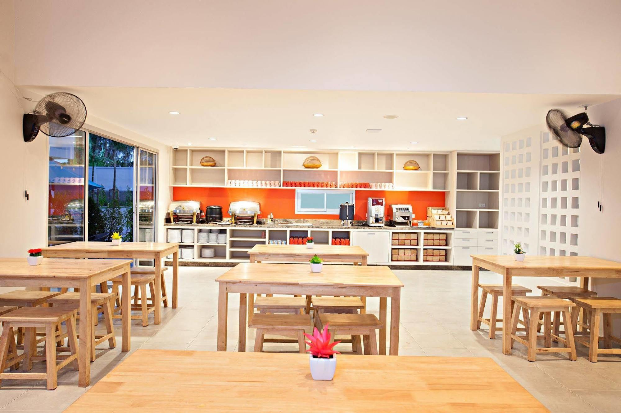 Recenta Phuket Suanluang Hotel Exterior photo
